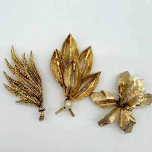 Vintage Brooch Lot‎ Gold Tone Leaf Floral BSK Signed Mid Century 3 Piece Set
